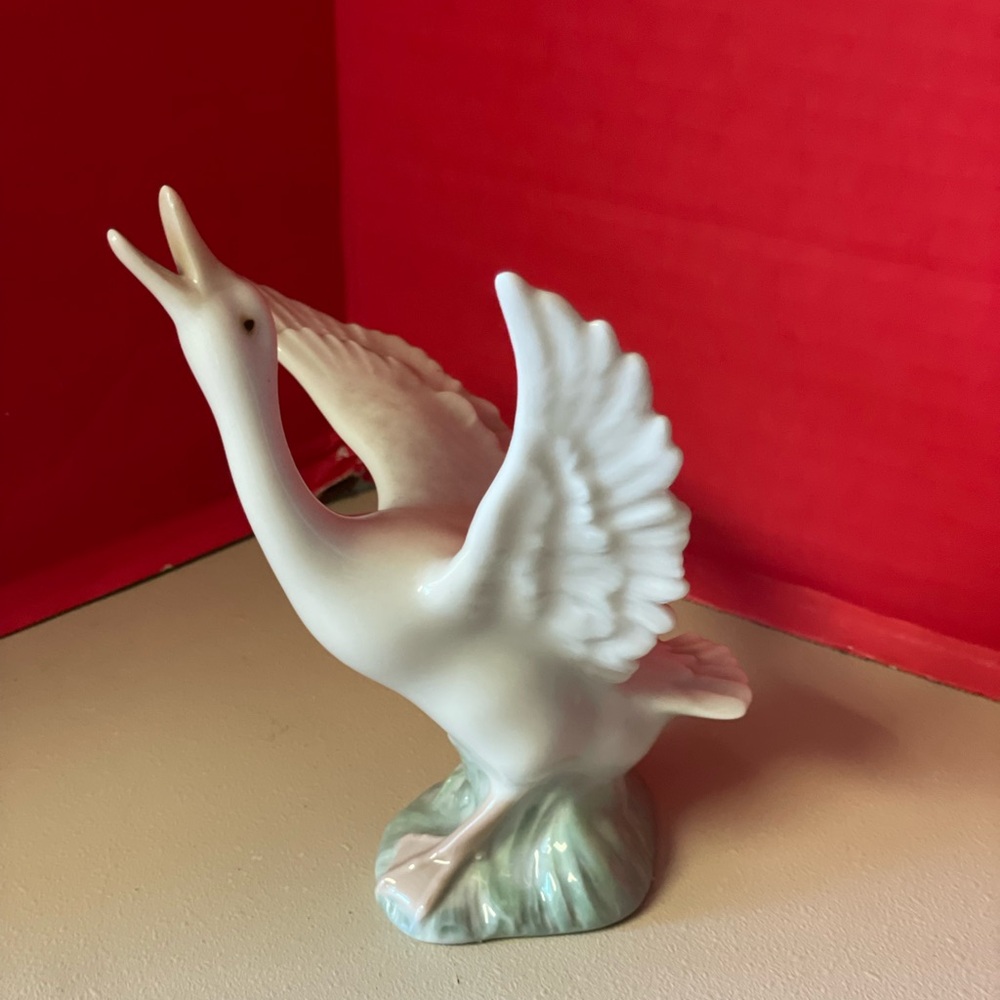 Vintage Lladro Goose - “Pato Corriendo” - #1263